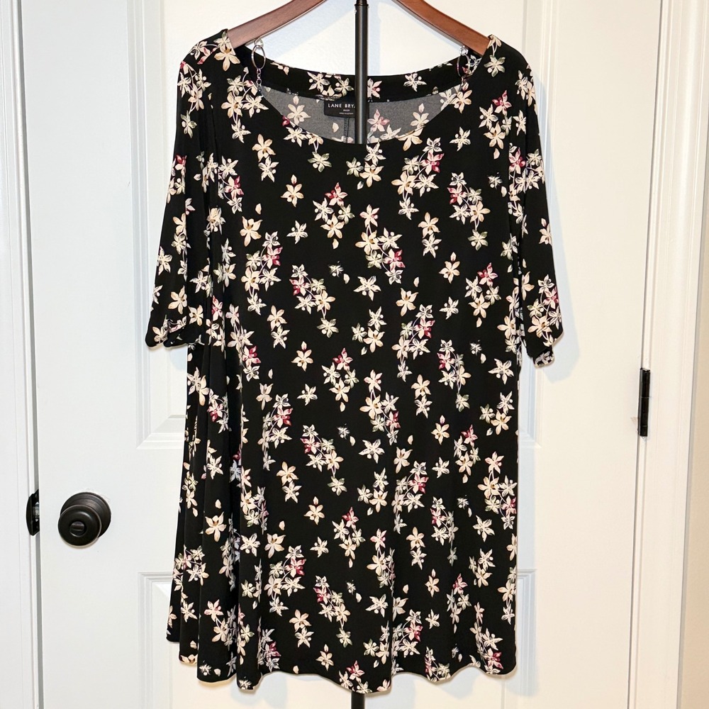 NWT Lane Bryant Black Floral Tunic Top Short Sleeve Stretch Plus Size 26/28